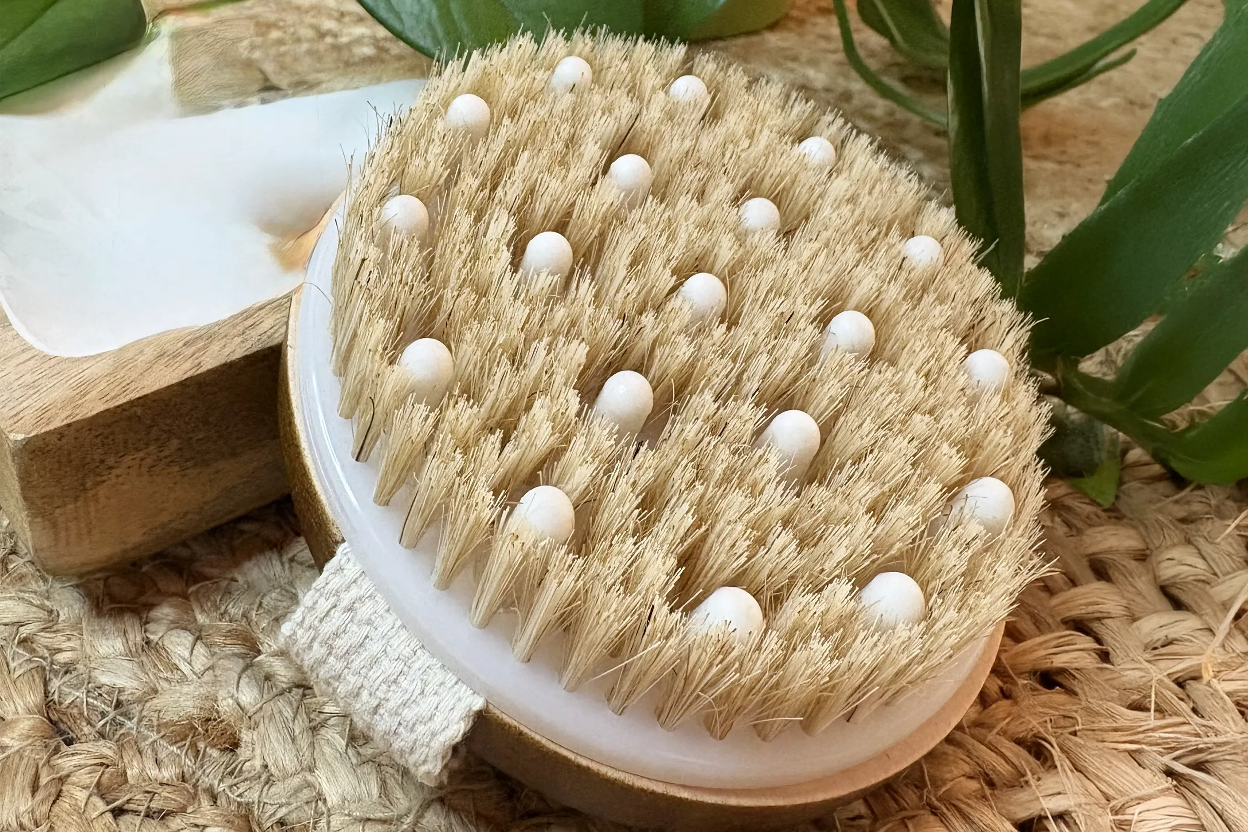 Le gommage corps à sec